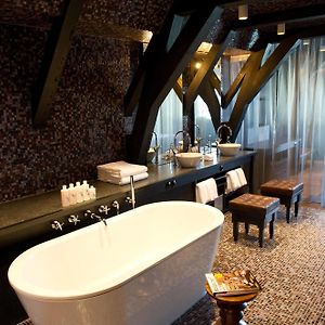 Suite executive
